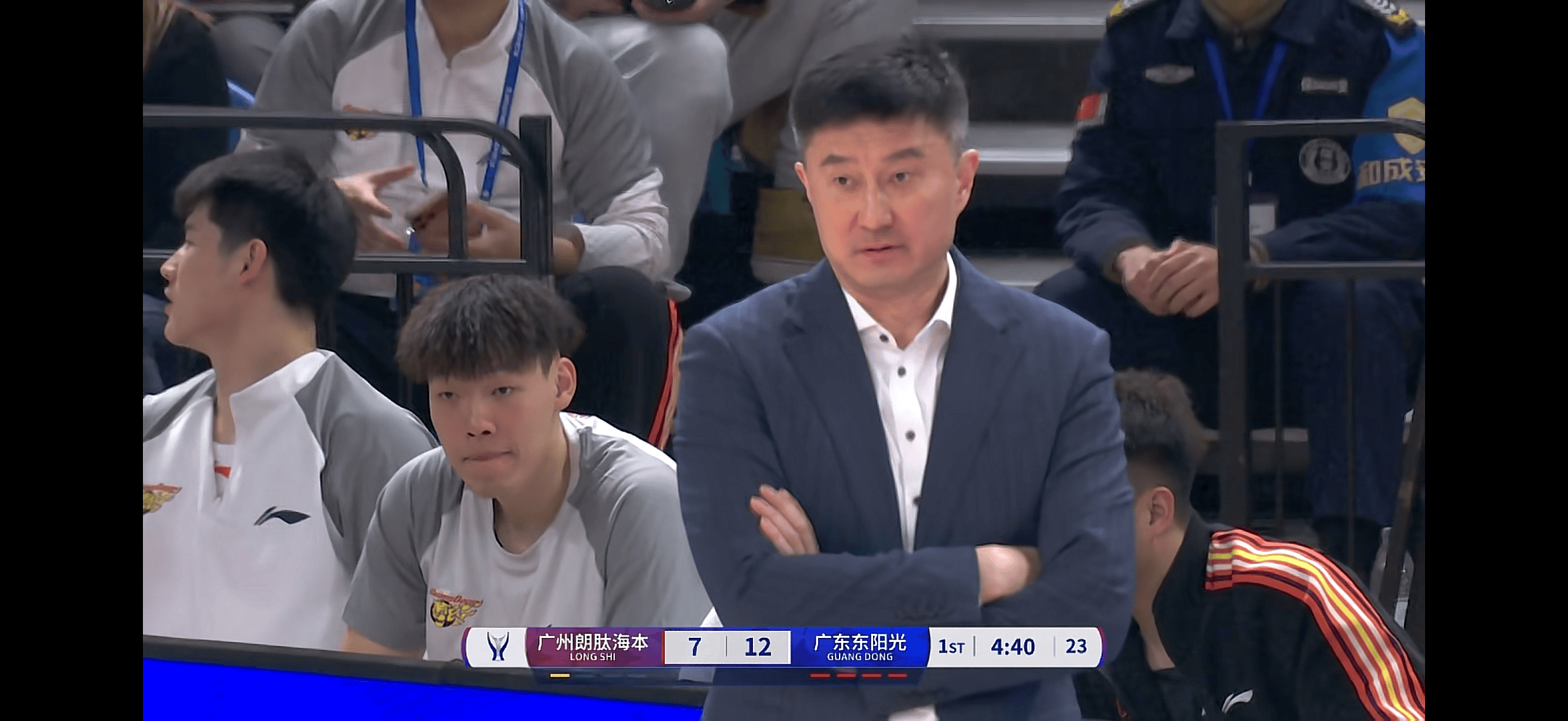 关于洛杉矶湖人复出首秀备战CBA常规赛集结日广州队调整名单，现场解说直呼：国际米兰关键时刻完成体检的信息