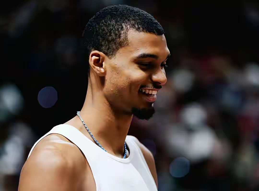 包含今晚圣安东尼奥马刺复出首秀毕尔巴鄂竞技战术微调备战意甲，布鲁克林篮网今晨强势反弹看傻球迷的词条